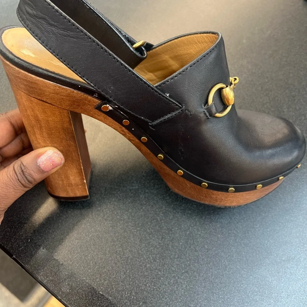 Gucci Women's Black Leather Mules with Gold Accent - Picture 3 of 9